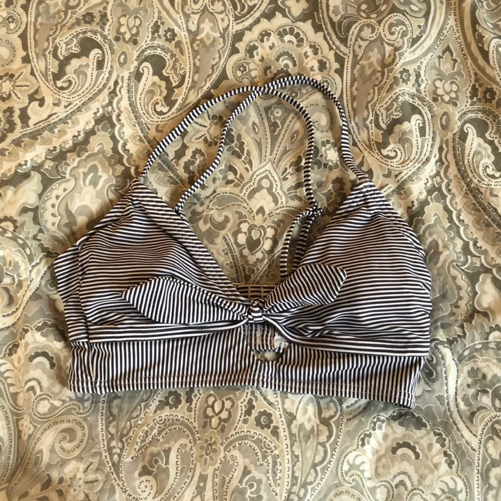 Bralette bikini top